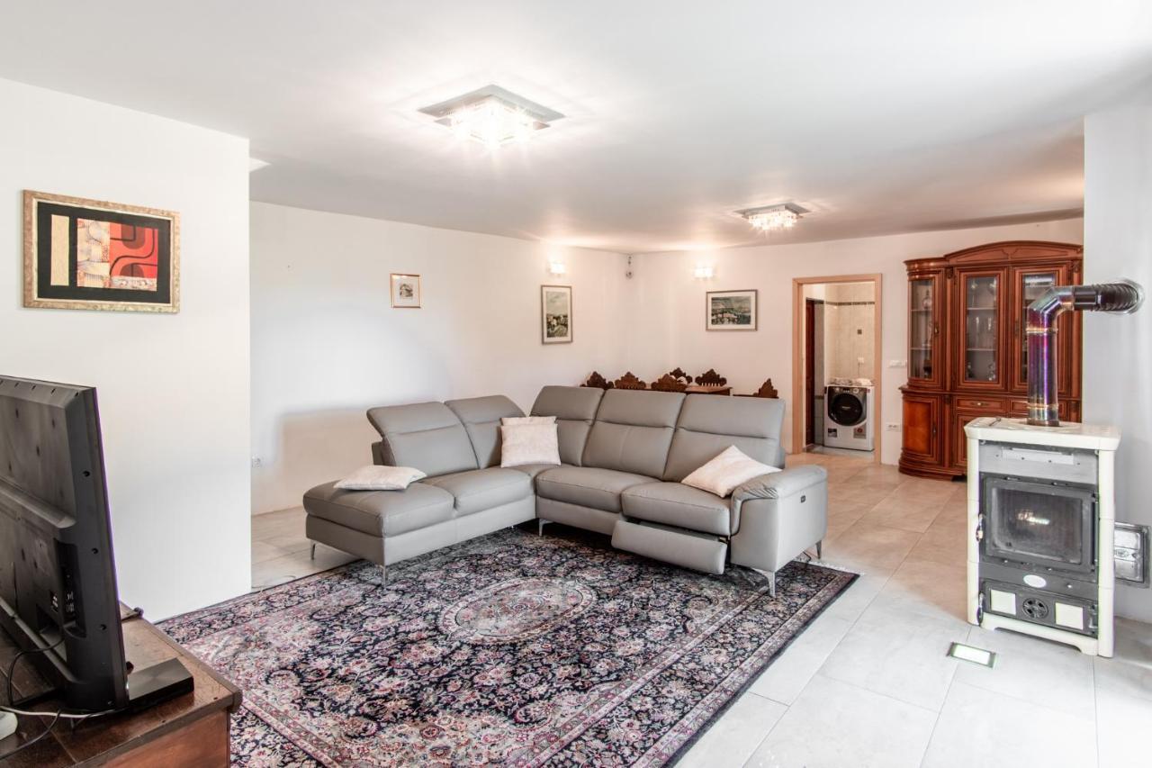 Villa Hermes Art Dutovlje Екстериор снимка